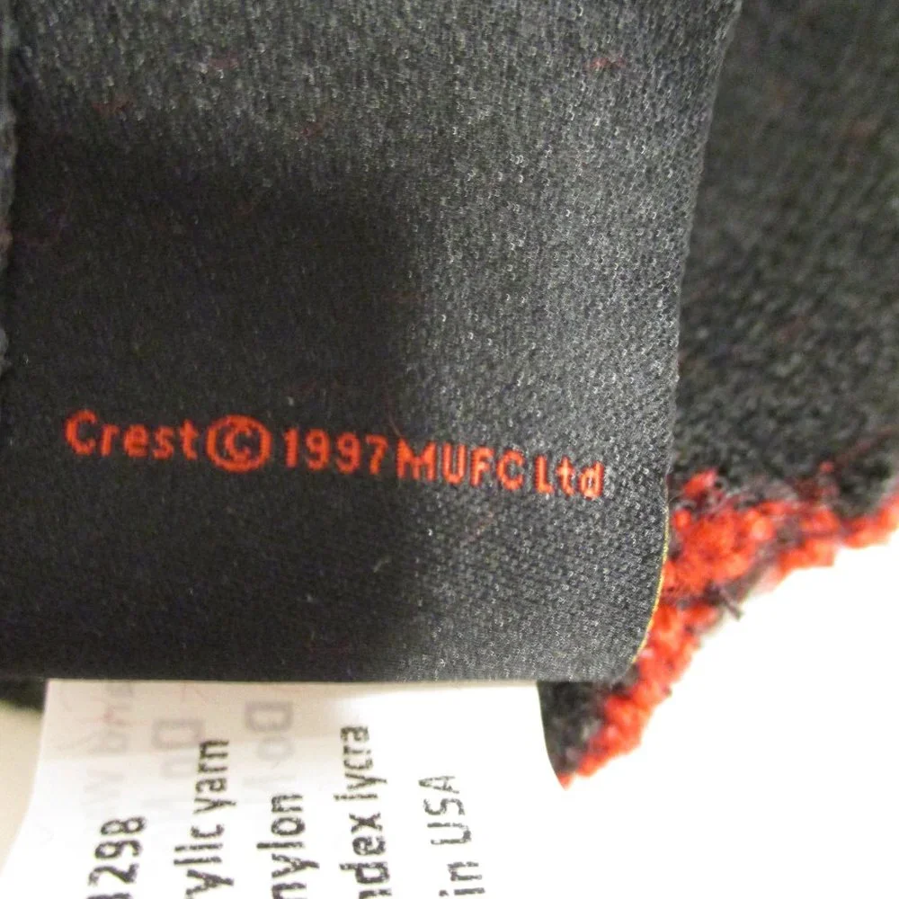 Manchester United Hat FIFA Soccer 1997 Chivas  Red White Black Outdoors Fun Hat